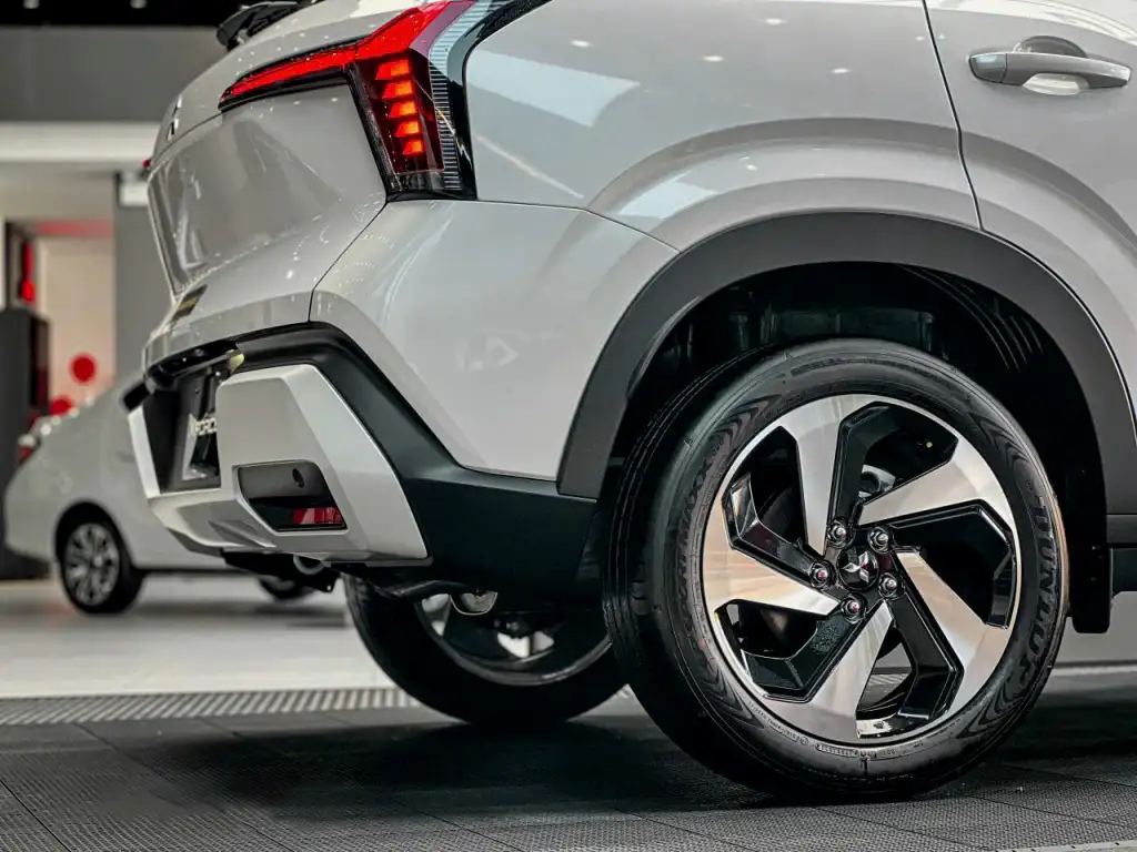 Đuôi xe Mitsubishi X-Force