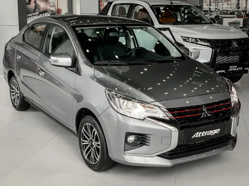 Mitsubishi Attrage màu xám