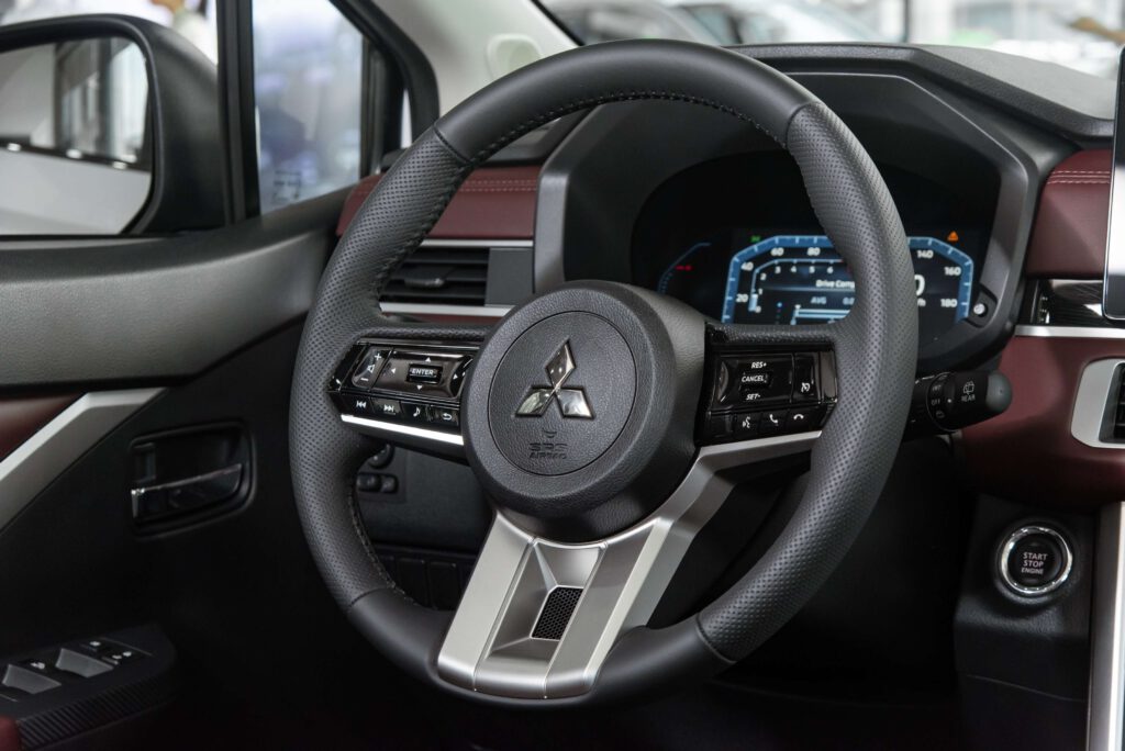 Vô lăng Xpander Cross